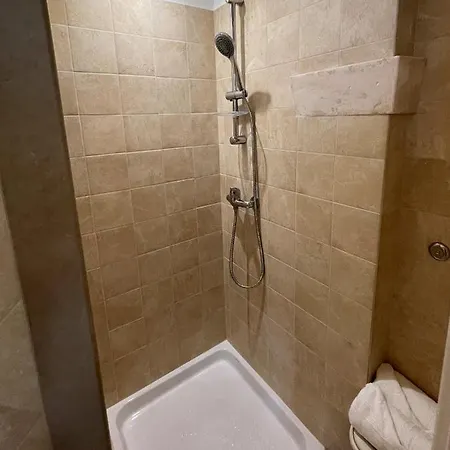 Casa Iuseri 펜션 치스테르니노